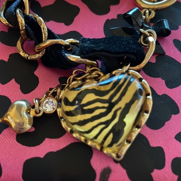 Betsey Johnson Zebra Print Bracelet - Picture 3 of 6